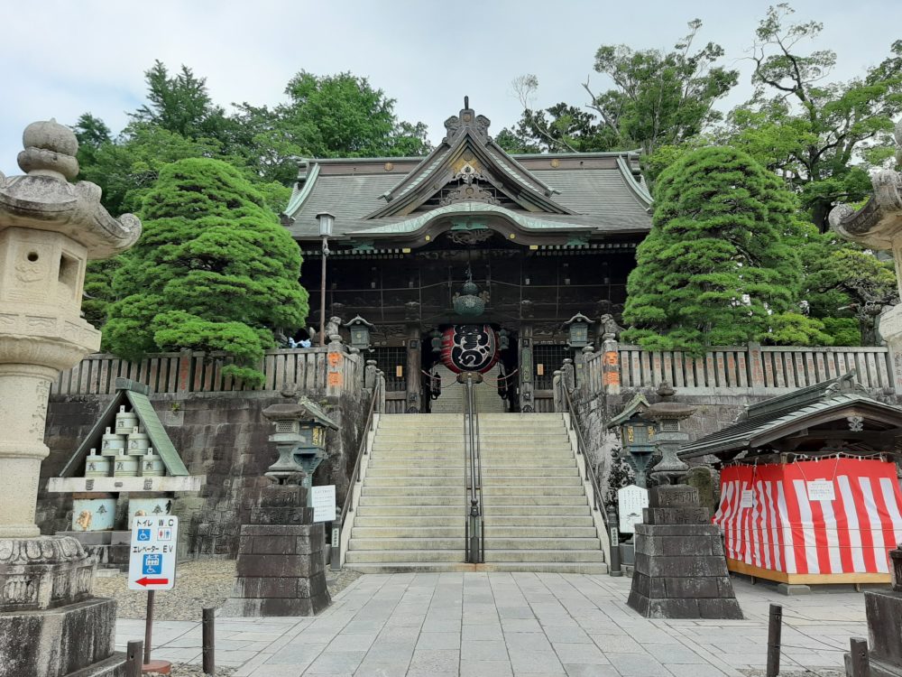 成田山新勝寺の正面玄関