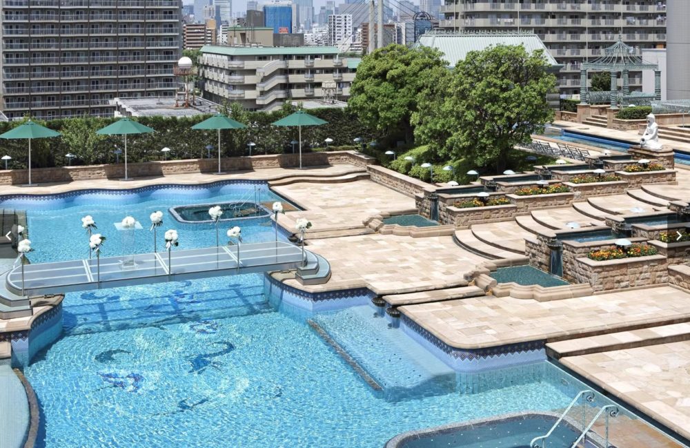 ホテル　イースト21東京の屋外プール